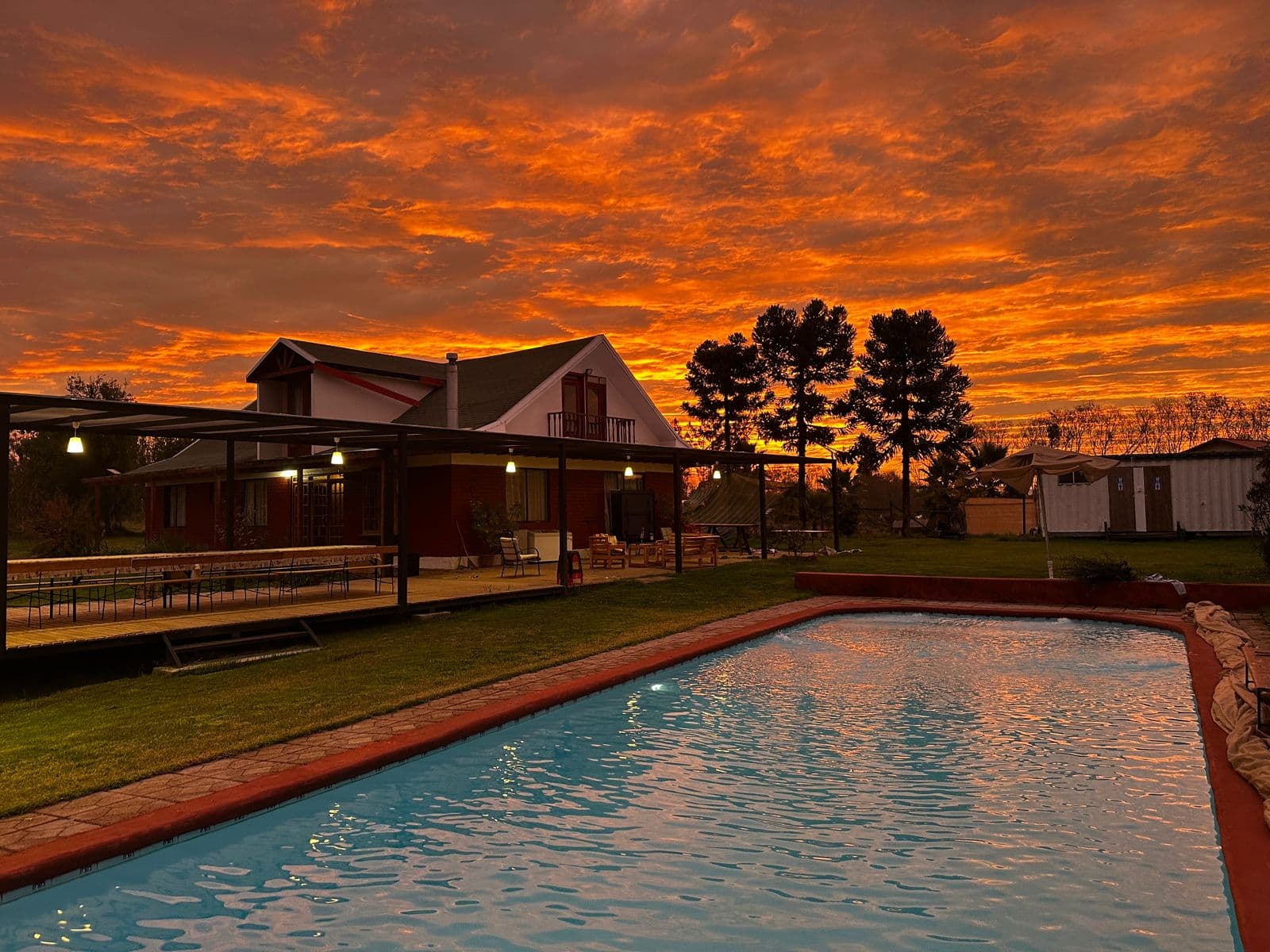 Casona Culiprán al atardecer